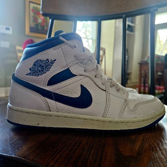 Nike Air Jordan - Picture 2 of 2